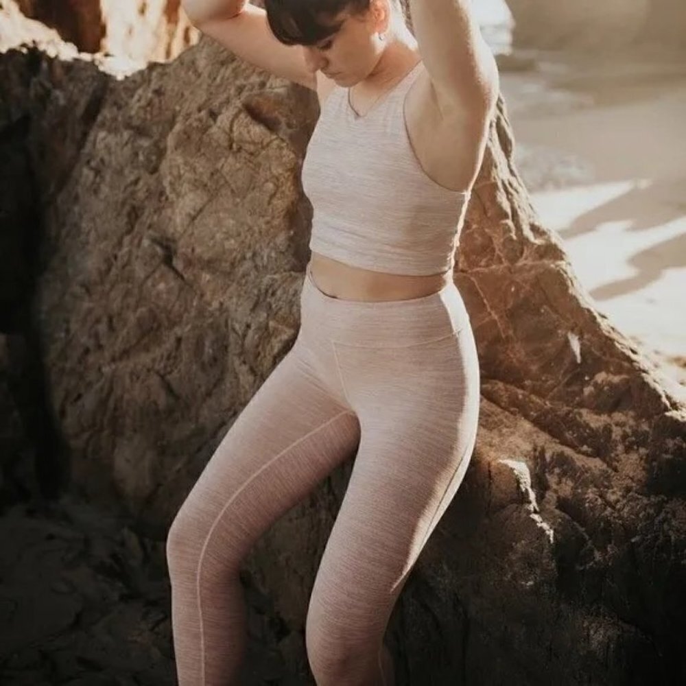 outdoor voices beige leggings size XL